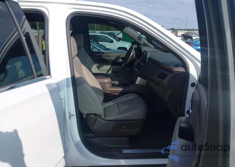 2021 Chevrolet Suburban 2Wd Lt z USA, uszkodzony, nr VIN 1GNSCCKD8MR446732